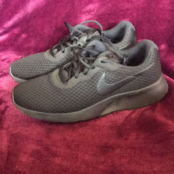 Nike Shoes Mens Tanjun Sneakers Poshmark